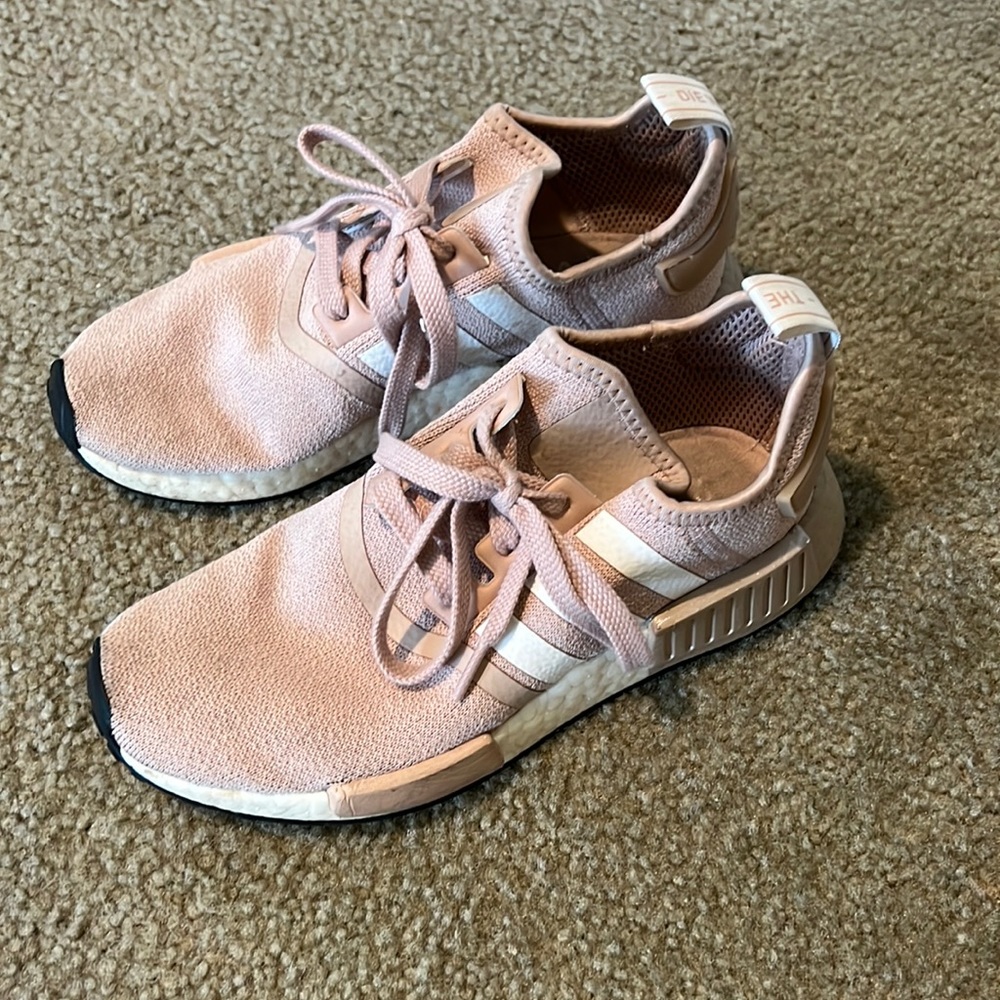 6 1/2 women adidas sneakers